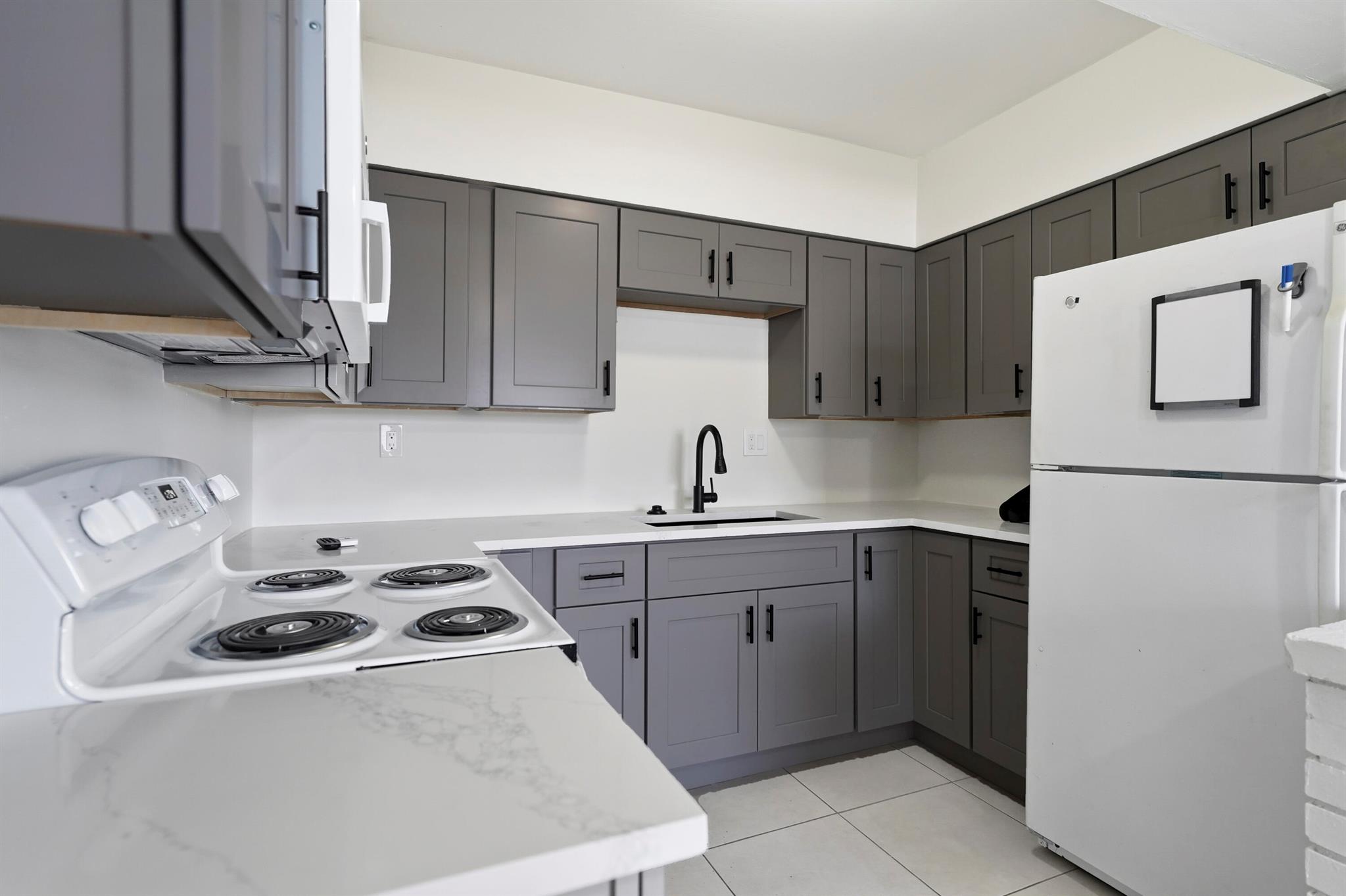 LAKE VIEW CONDO APTS - Residential Lease