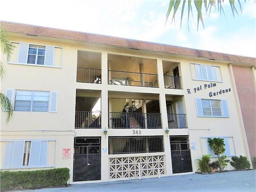 Like new apartment and recent beautiful and full remodel. Boasts natural light throughout and the open floor plan creates a spacious living area. The large bedroom has a wall-to-wall closet, and the bathroom is nicely appointed with new fixtures and finishes, making it both beautiful and functional. Enjoy the pool a few steps away. Conveniently located, offering easy access to everything that Dania Beach has to offer. You are just minutes away from the beach, Dania Pointe, shops, restaurants, airport and port. Easy access to the downtown historic Hollywood or popular Las Olas in no time. This apartment truly offers the perfect combination of convenience and comfort. Start enjoying everything that this beautiful, remodeled apartment and its location has to offer. No Dogs, cats OK