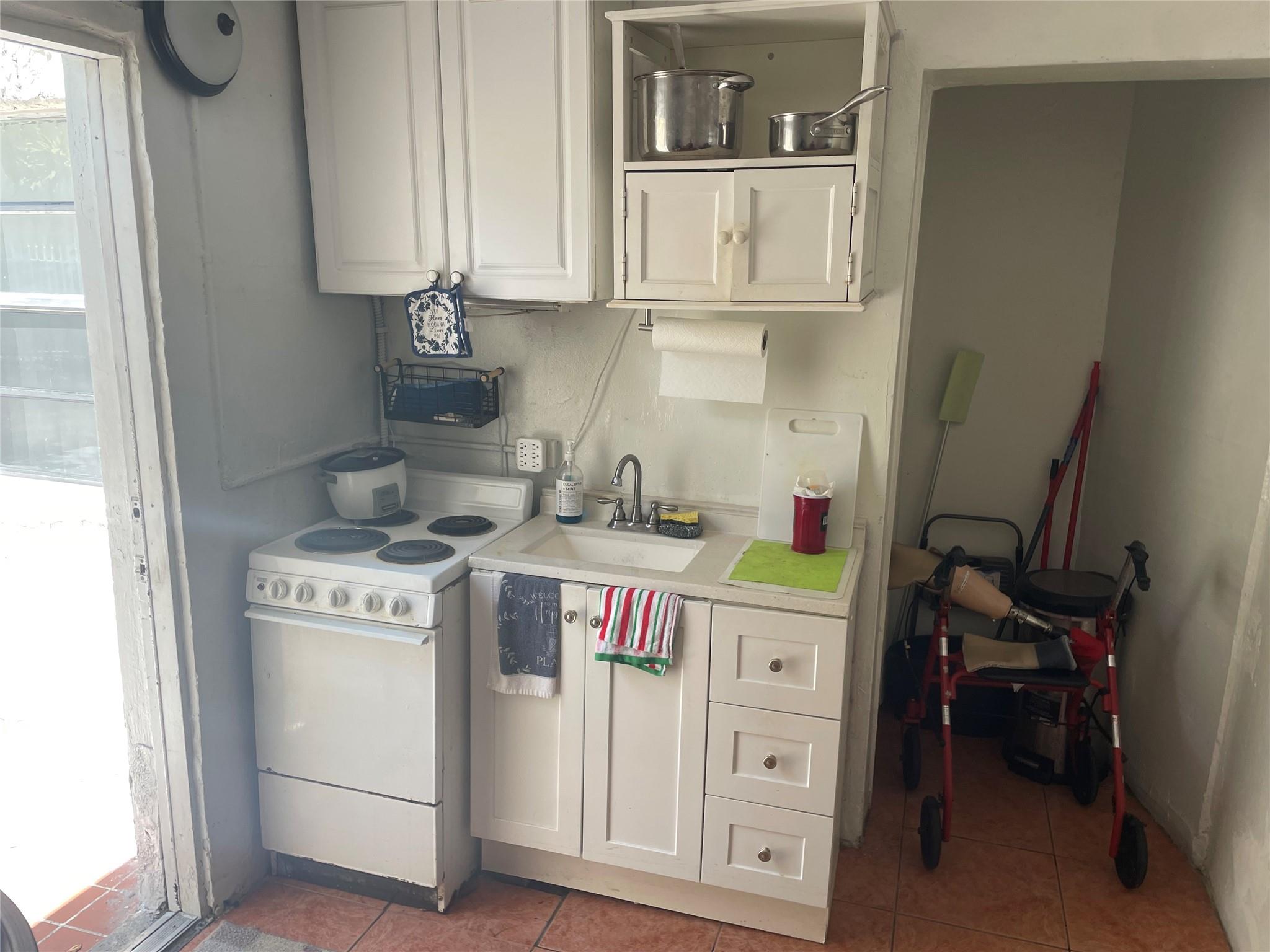 36 SW 14th St 5