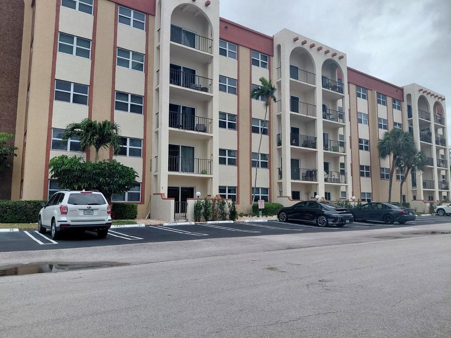 Charming 2 Bed 4th Floor Condo in 5 story building 2 blocks to beach. Unit overlooks pool and gardens with lovely east/west breezes and beautiful sunsets. Updated, Nicely furnished and fully equipped for your  winter stay in Paradise. Walk to Beach, shops, restaurants, and Pompano Fishing Pier. Golf, tennis, pickle ball and walking trails nearby.  Unit is available 2/21/26 for 3+months.