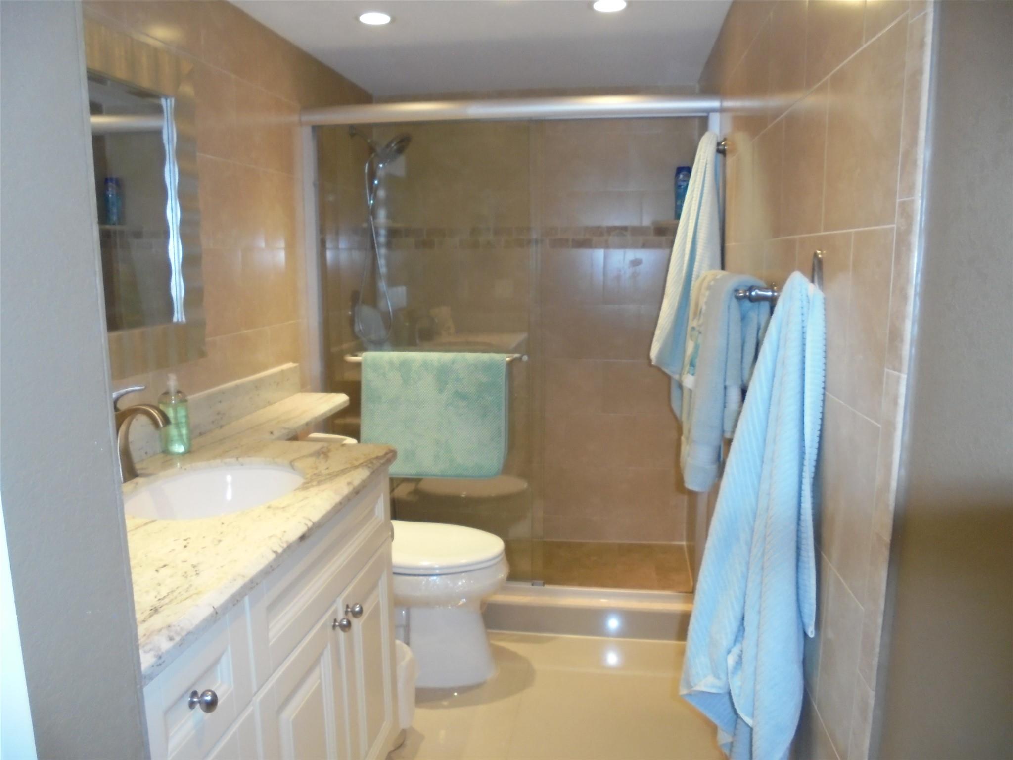 Lado Del Rio Condo - Residential Lease