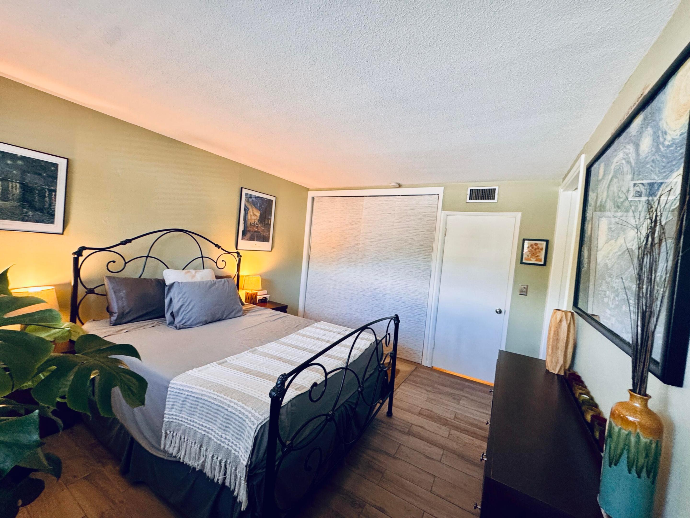 VENETIAN PARK CO-OP - Residential