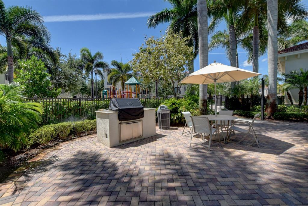 BLUE LAKE TOWNHOMES - Residential