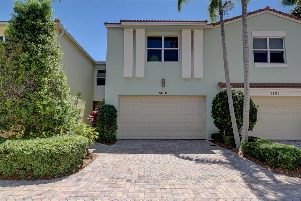 BLUE LAKE TOWNHOMES - Residential