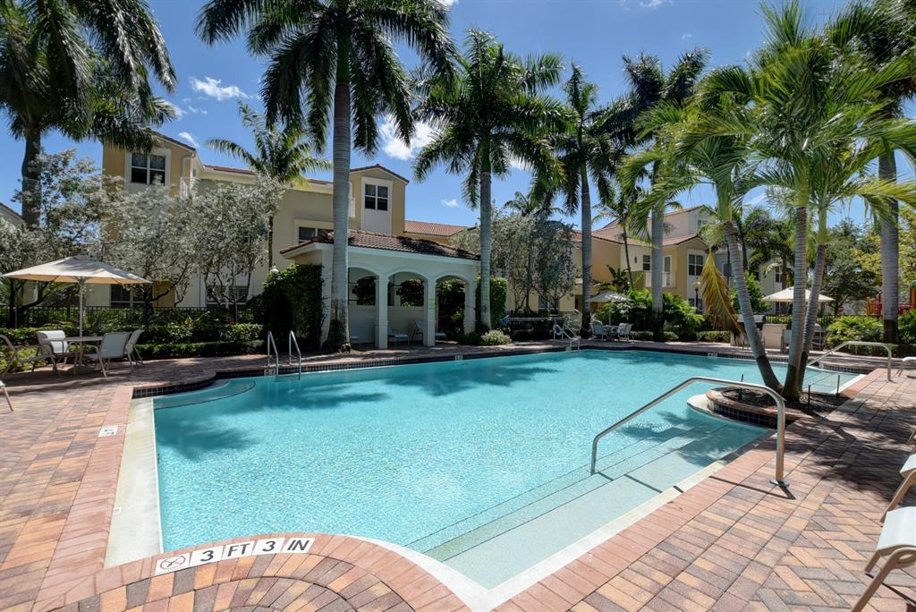 BLUE LAKE TOWNHOMES - Residential