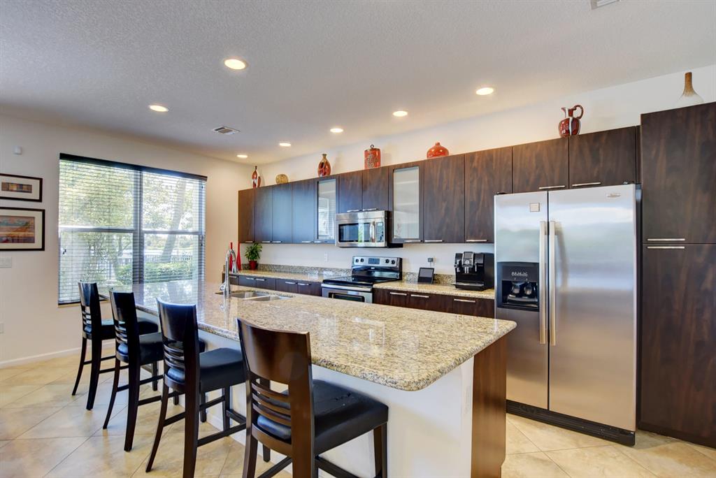 BLUE LAKE TOWNHOMES - Residential