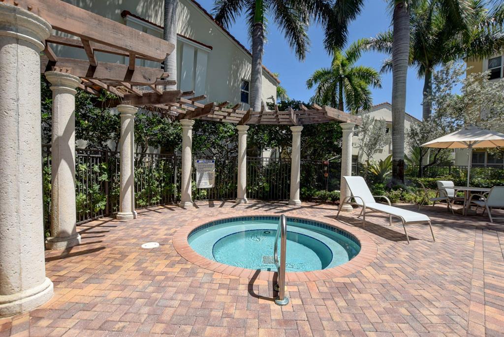 BLUE LAKE TOWNHOMES - Residential