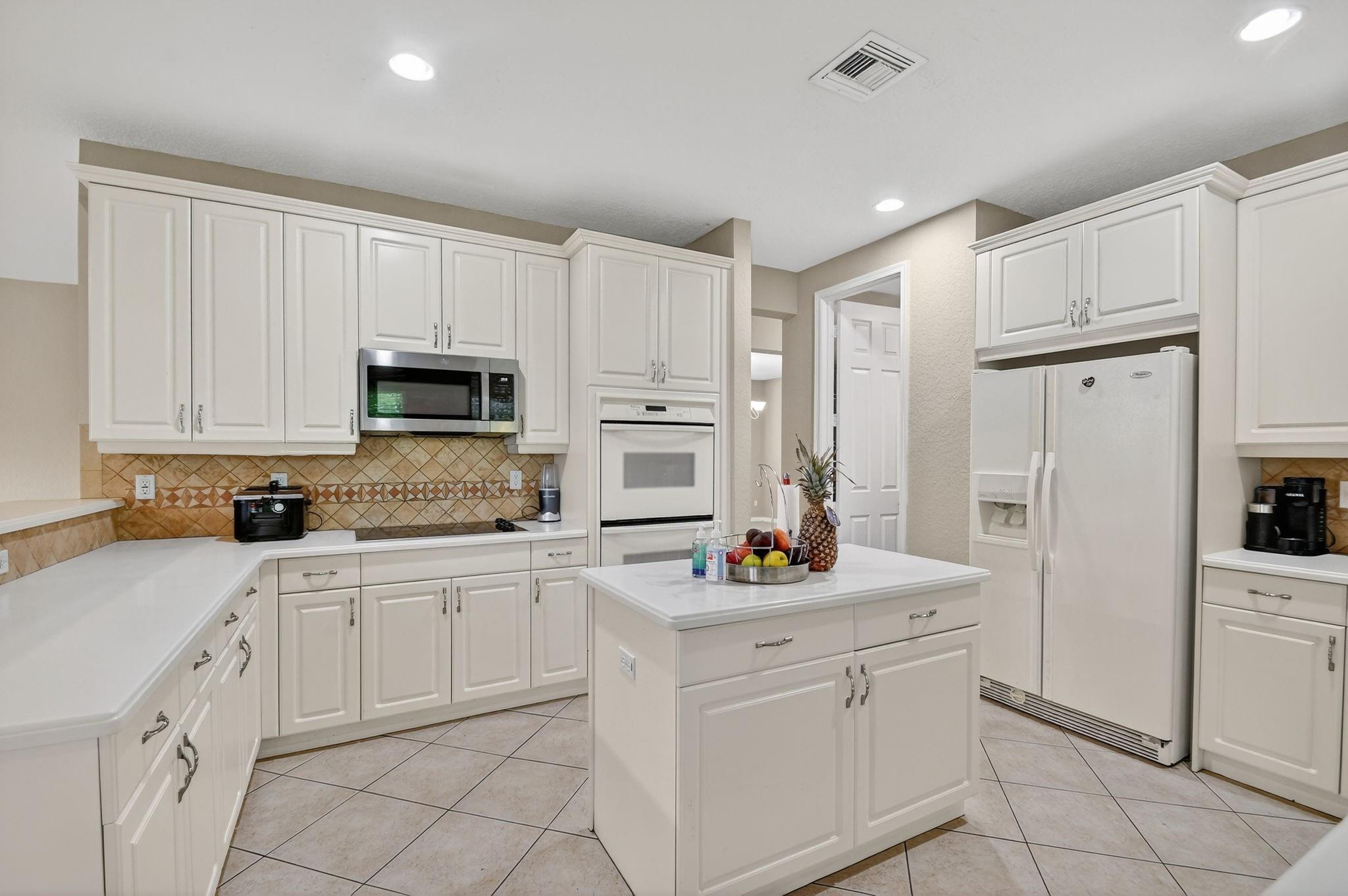 9393 Savannah Estates Drive