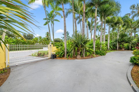 Tiny photo for 14423 Draft Horse Lane, Wellington, FL 33414 (MLS # B26054198)