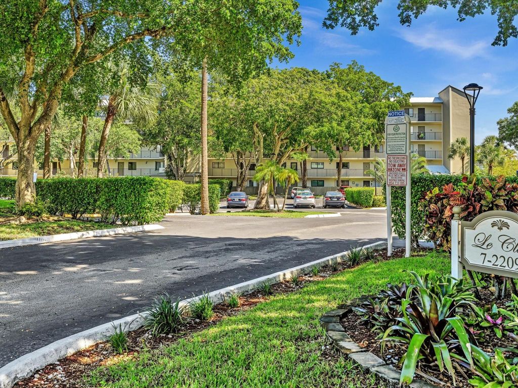 Photo of 2209 S Cypress Bend Drive #506, Pompano Beach, FL 33069 (MLS # F10461666)