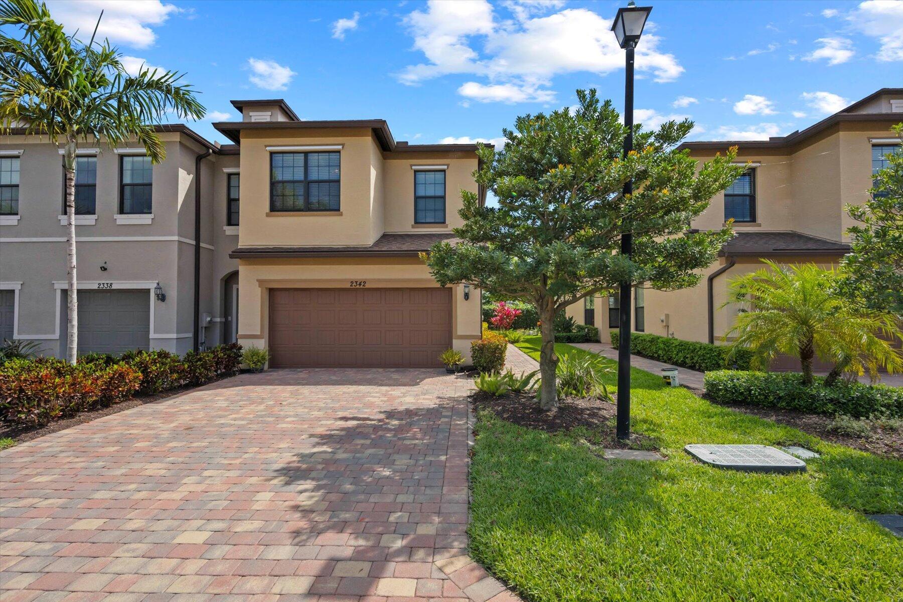 View Palm Springs, FL 33406 townhome