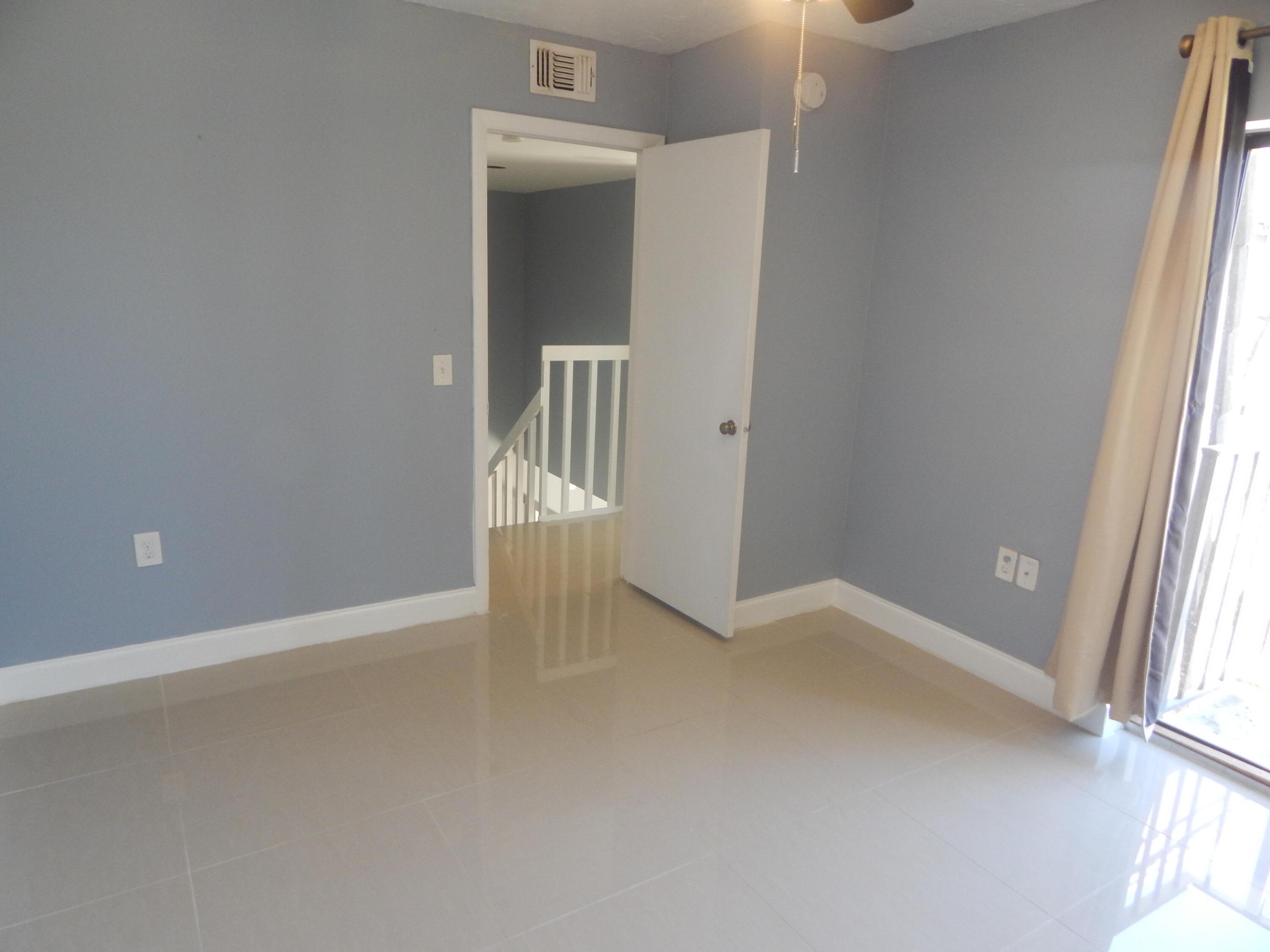 VILLAGE OF SANDALWOOD LAKES 3 - Residential