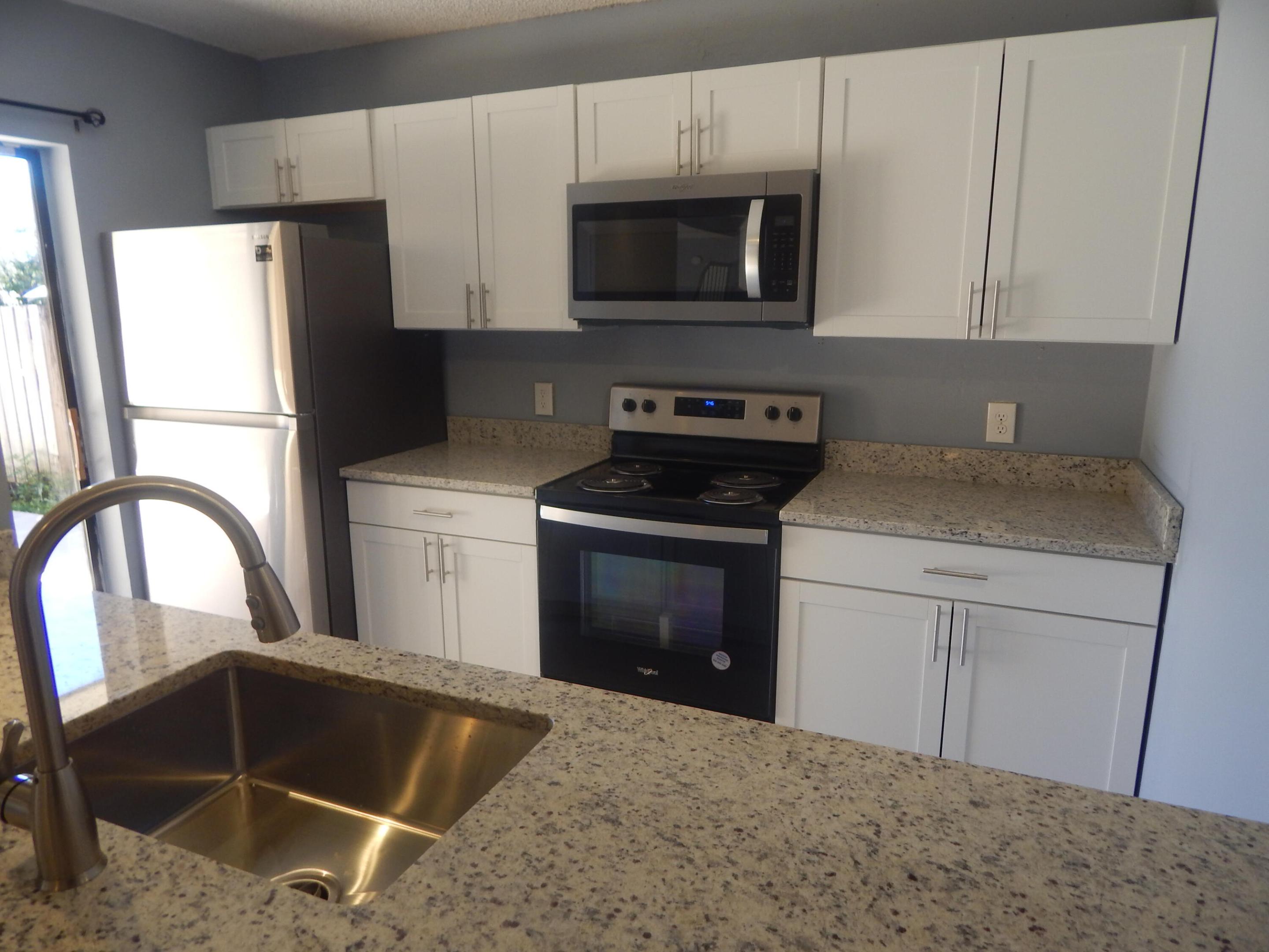 VILLAGE OF SANDALWOOD LAKES 3 - Residential