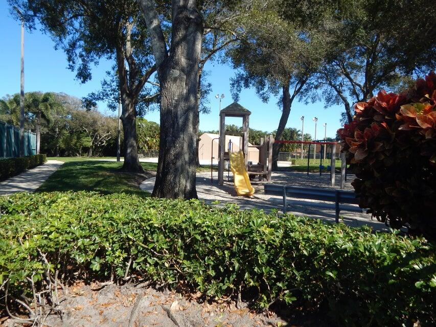 VILLAGE OF SANDALWOOD LAKES 3 - Residential