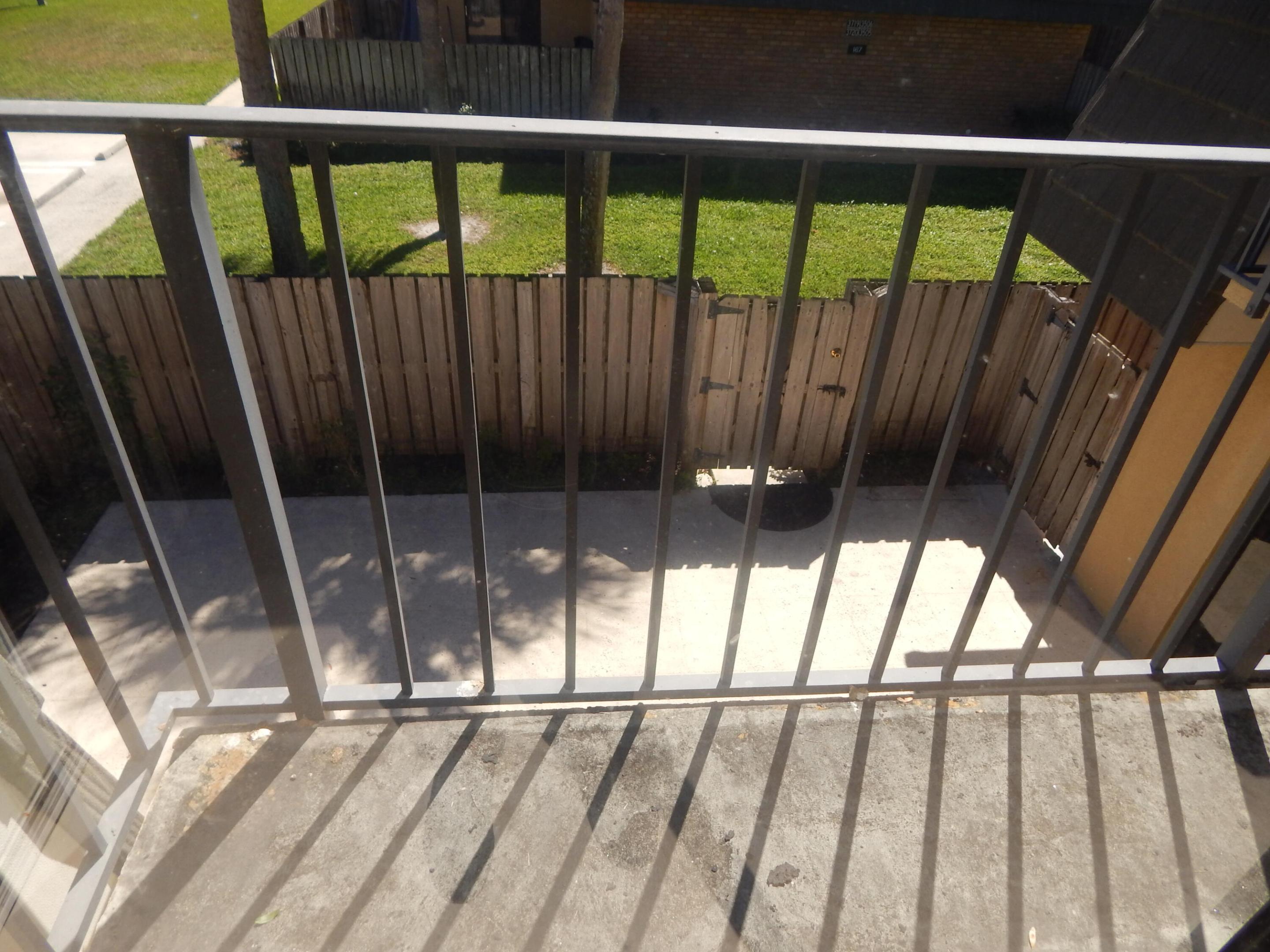 VILLAGE OF SANDALWOOD LAKES 3 - Residential