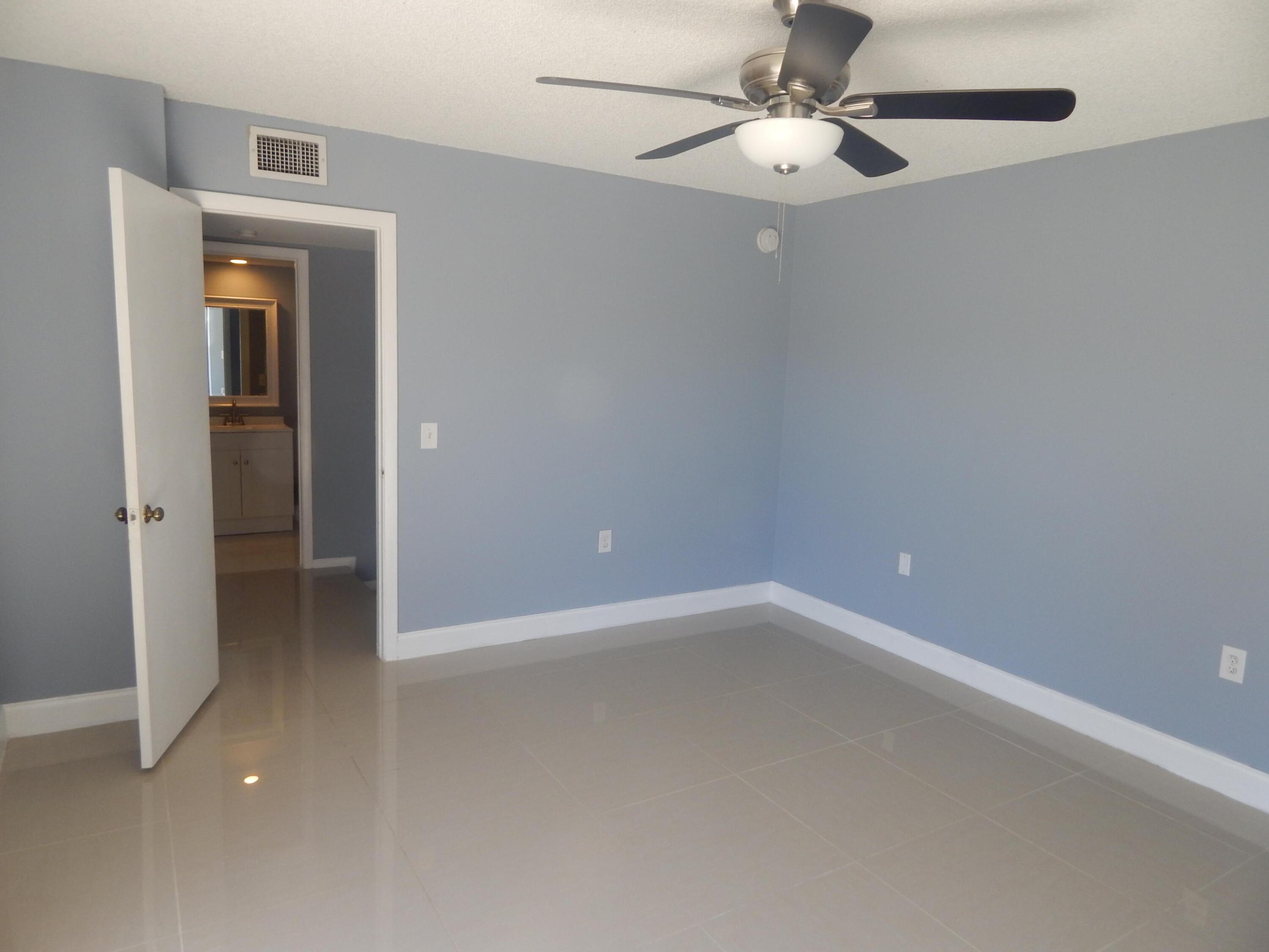 VILLAGE OF SANDALWOOD LAKES 3 - Residential