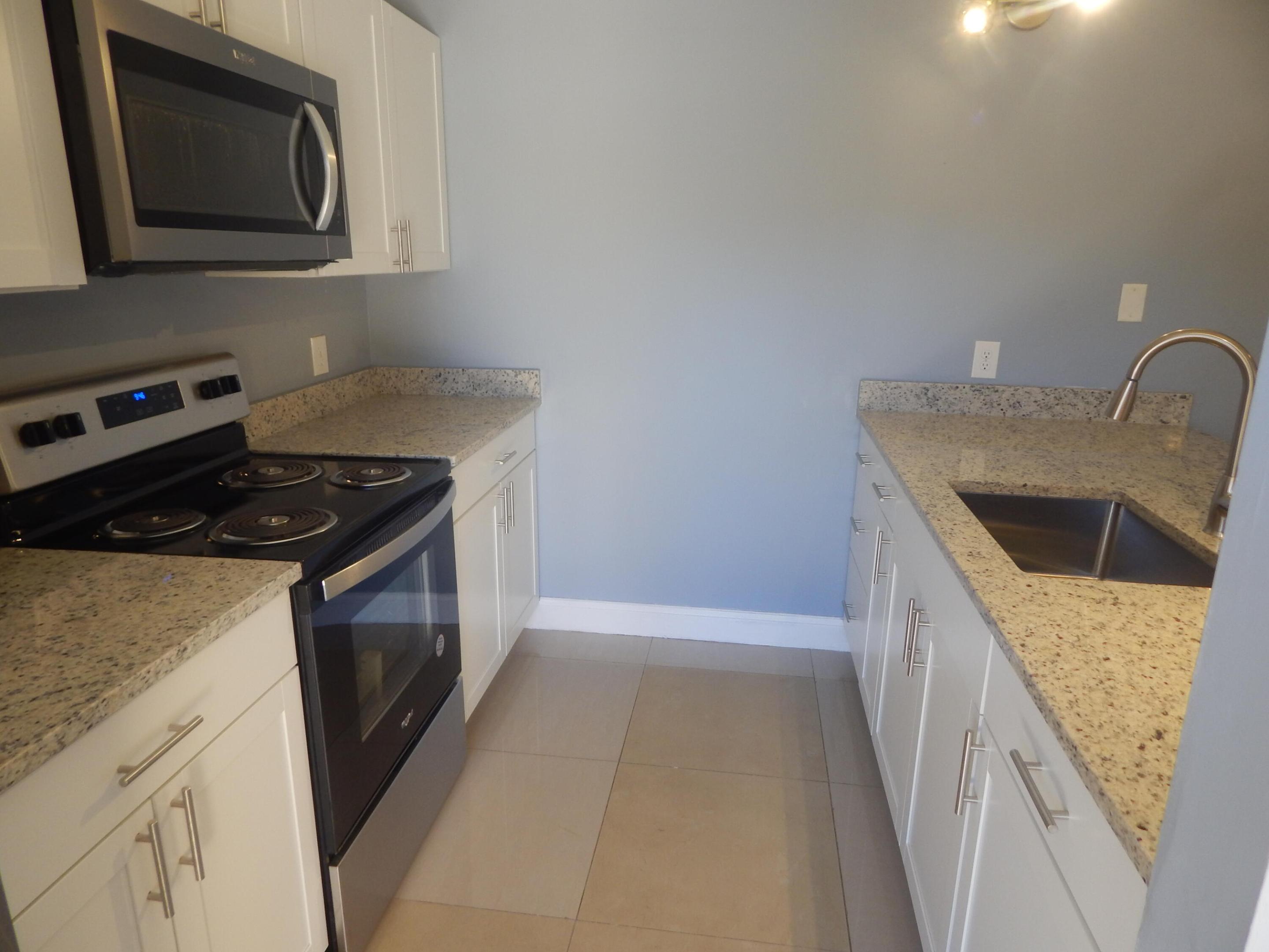 VILLAGE OF SANDALWOOD LAKES 3 - Residential