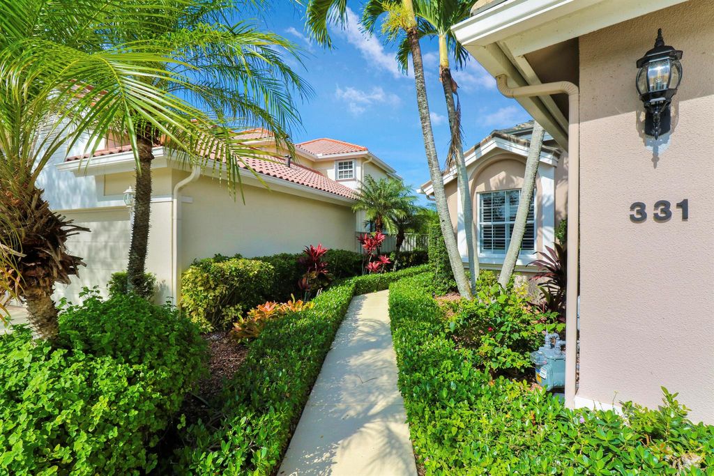 Photo of 331 Eagleton Golf Drive, Palm Beach Gardens, FL 33418 (MLS # R10949496)