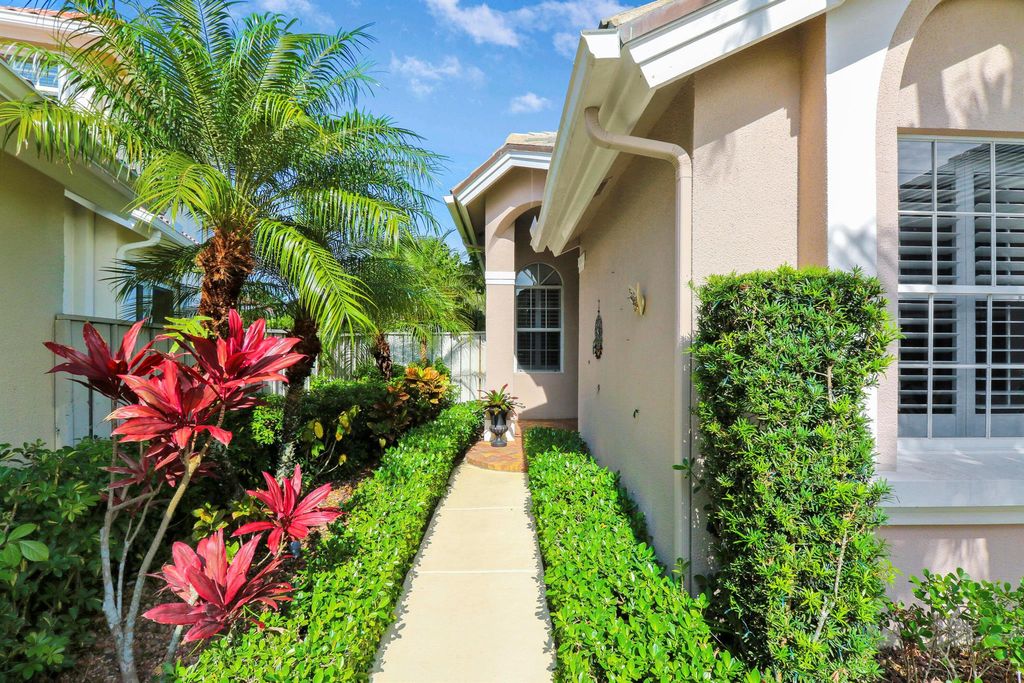 Photo of 331 Eagleton Golf Drive, Palm Beach Gardens, FL 33418 (MLS # R10949496)