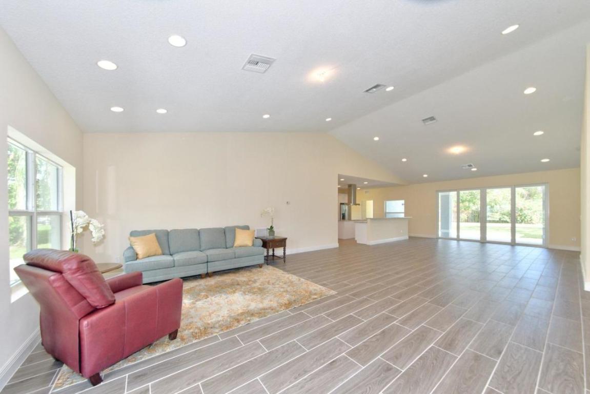 Tequesta Country Club - Residential