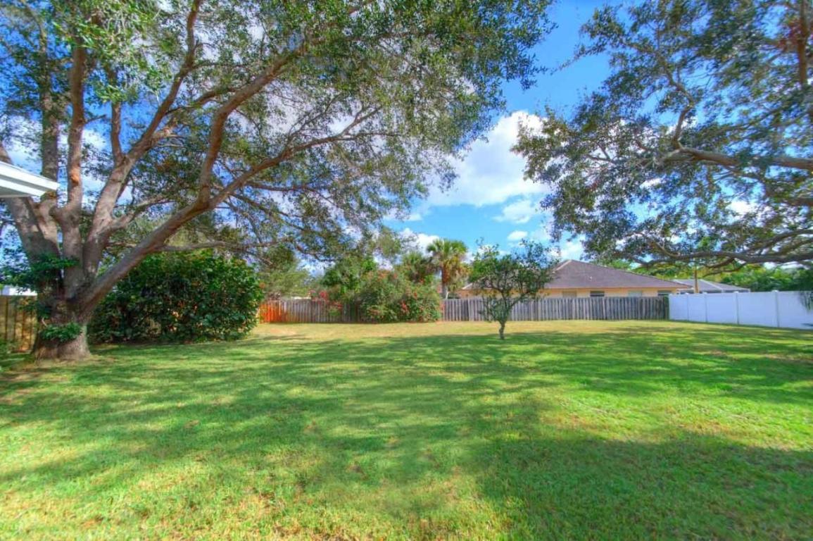 Tequesta Country Club - Residential