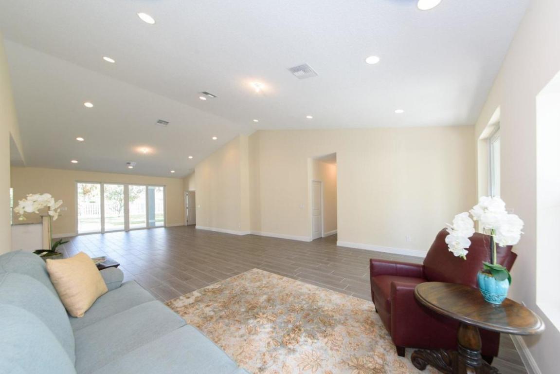 Tequesta Country Club - Residential