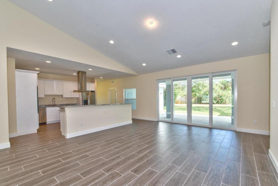 Tequesta Country Club - Residential