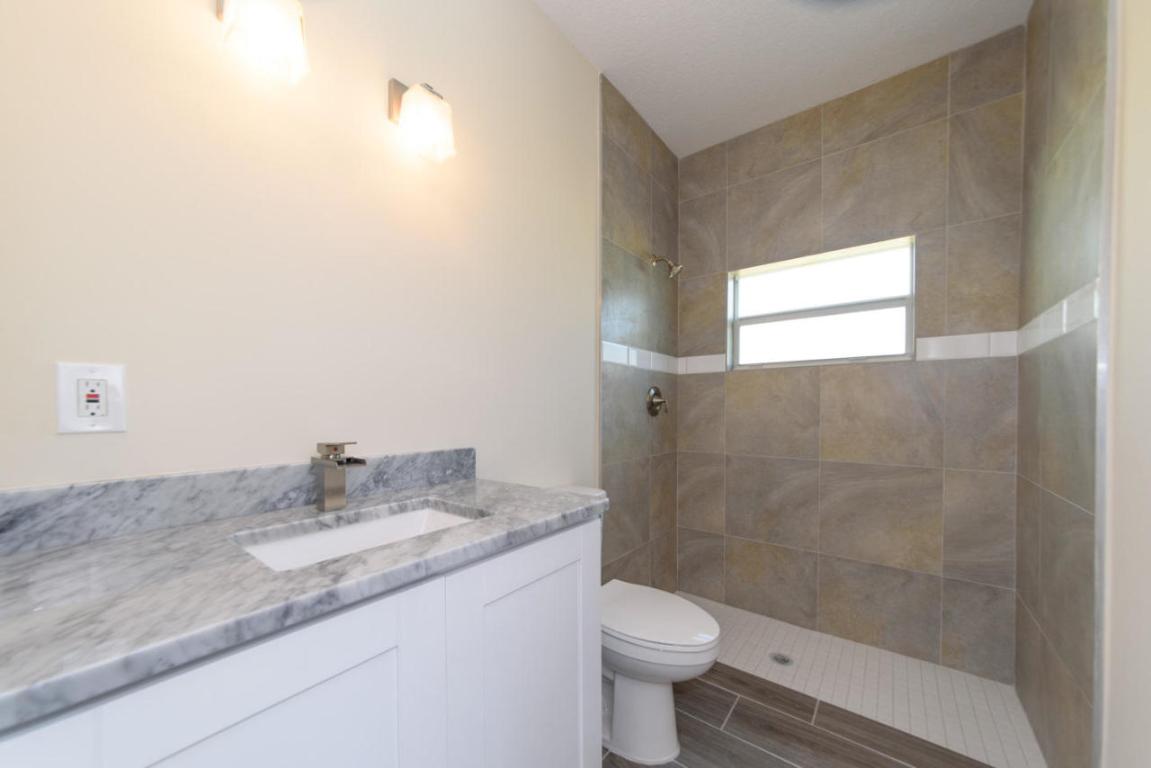 Tequesta Country Club - Residential