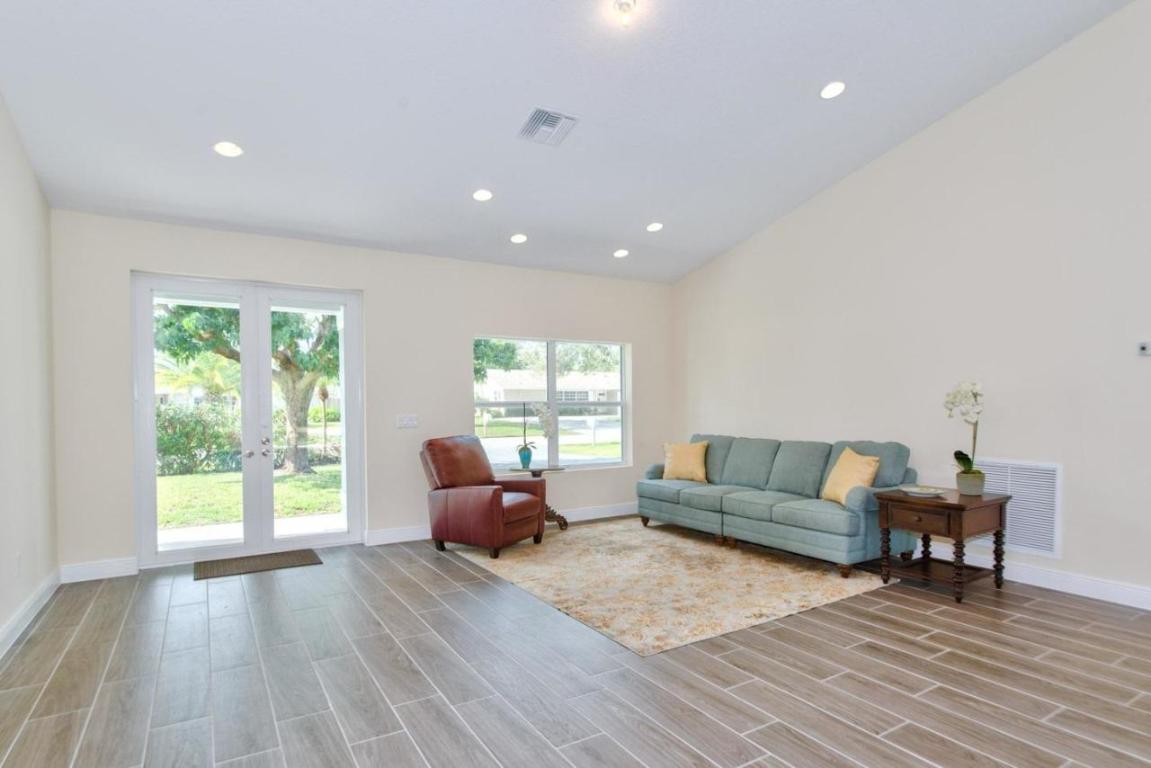 Tequesta Country Club - Residential