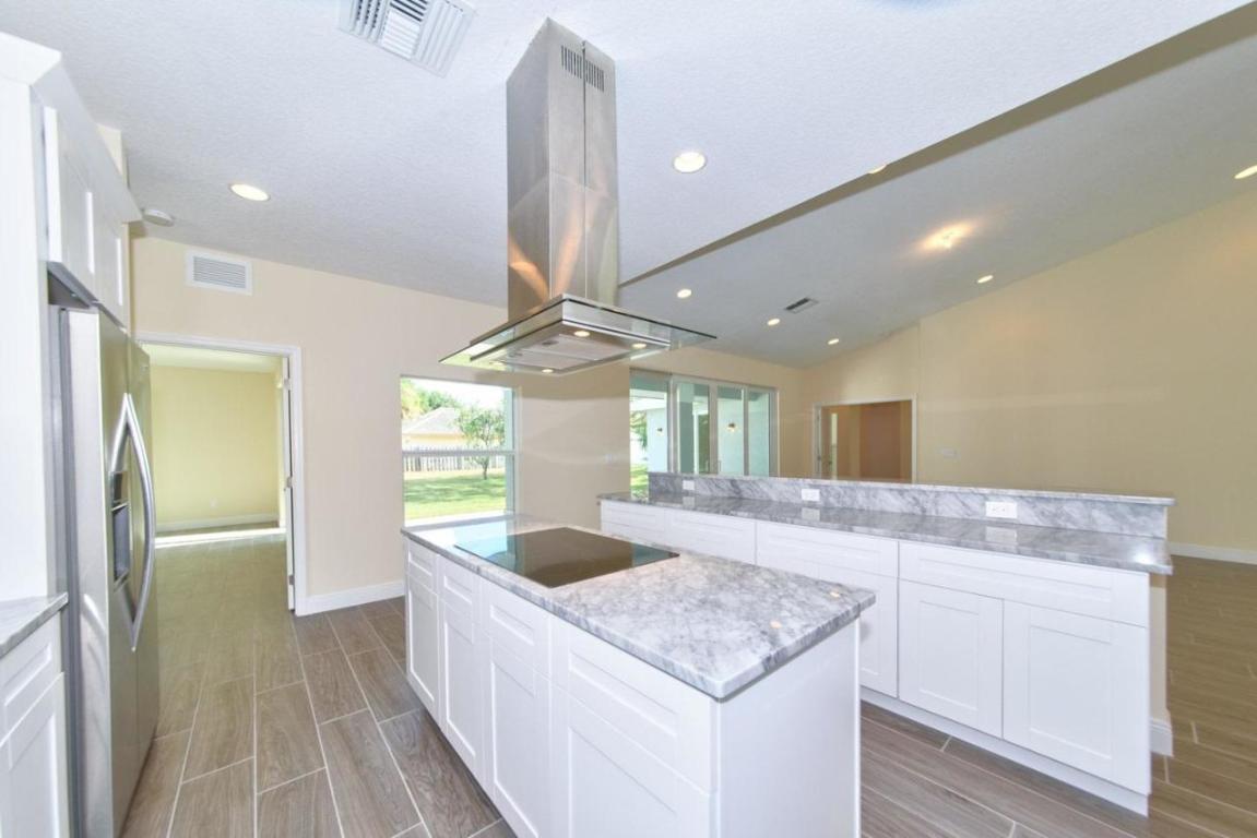 Tequesta Country Club - Residential