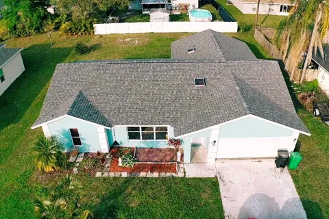 1781 SW Alberca Lane, Port St Lucie, FL MLS: R10961091
