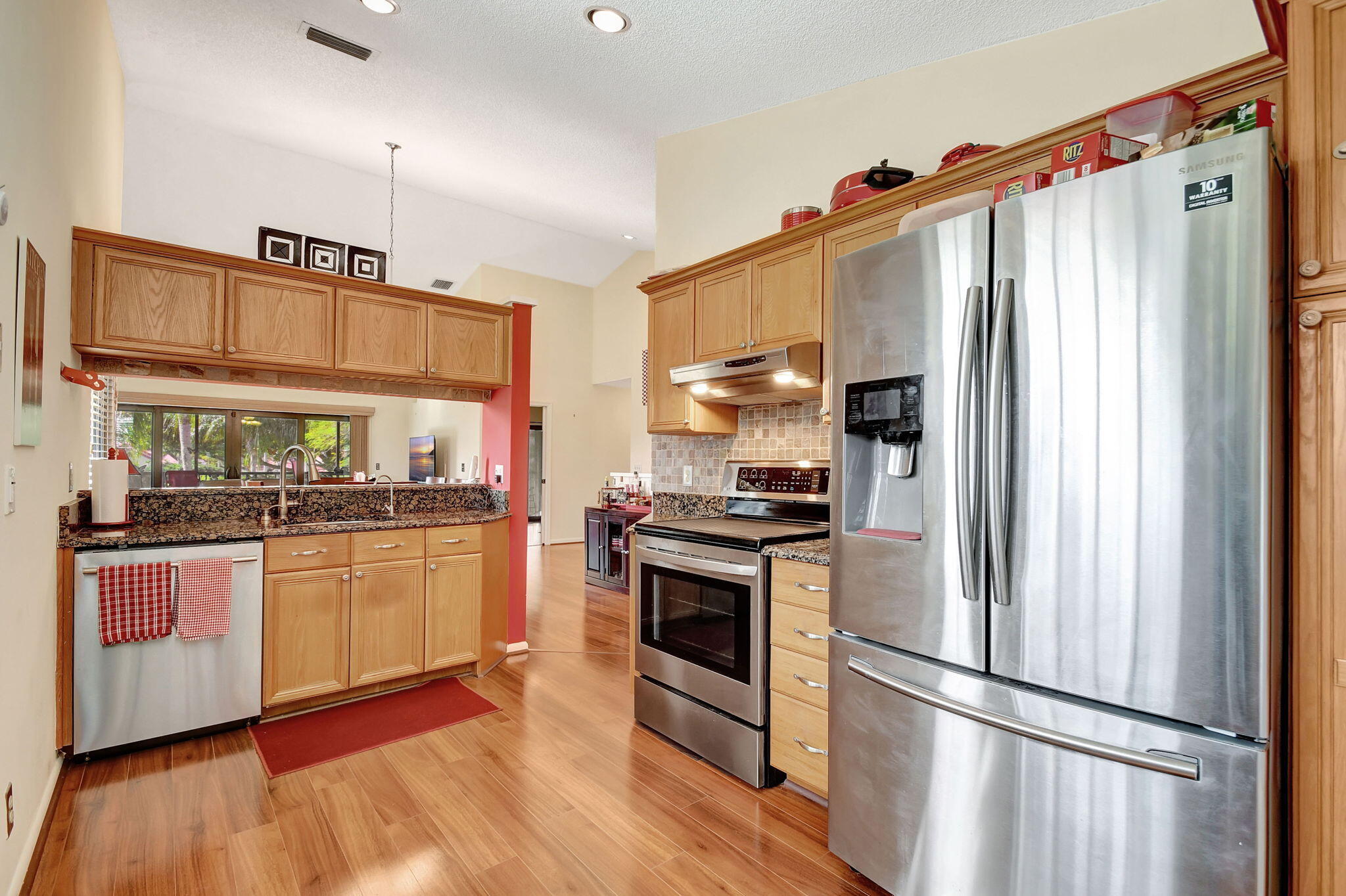 LEXINGTON CLUB VILLAS CONDO - Residential