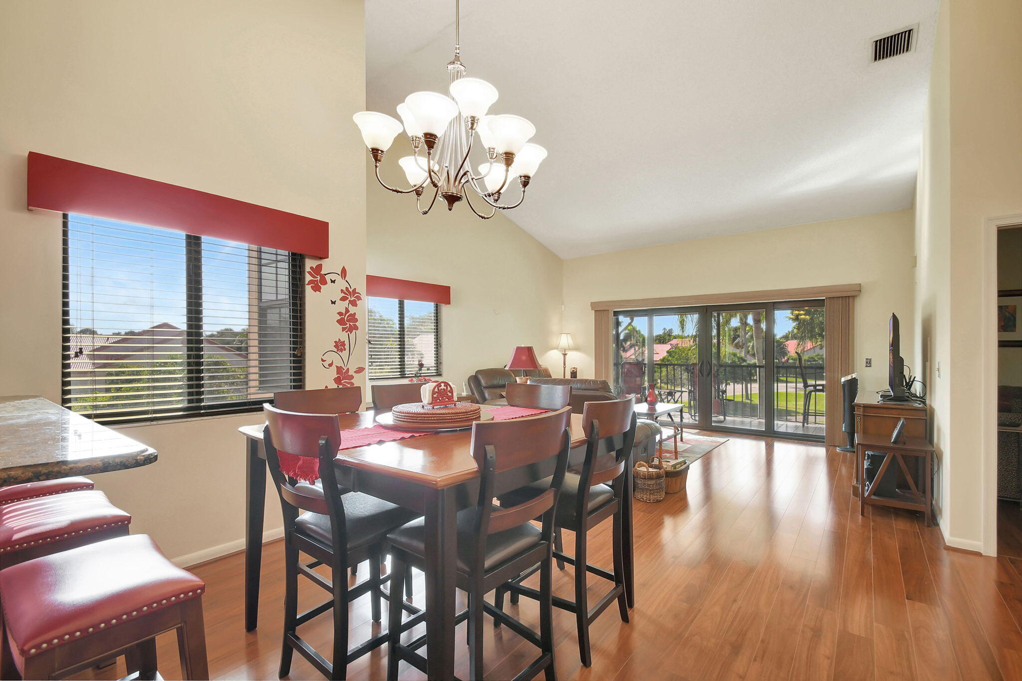 LEXINGTON CLUB VILLAS CONDO - Residential