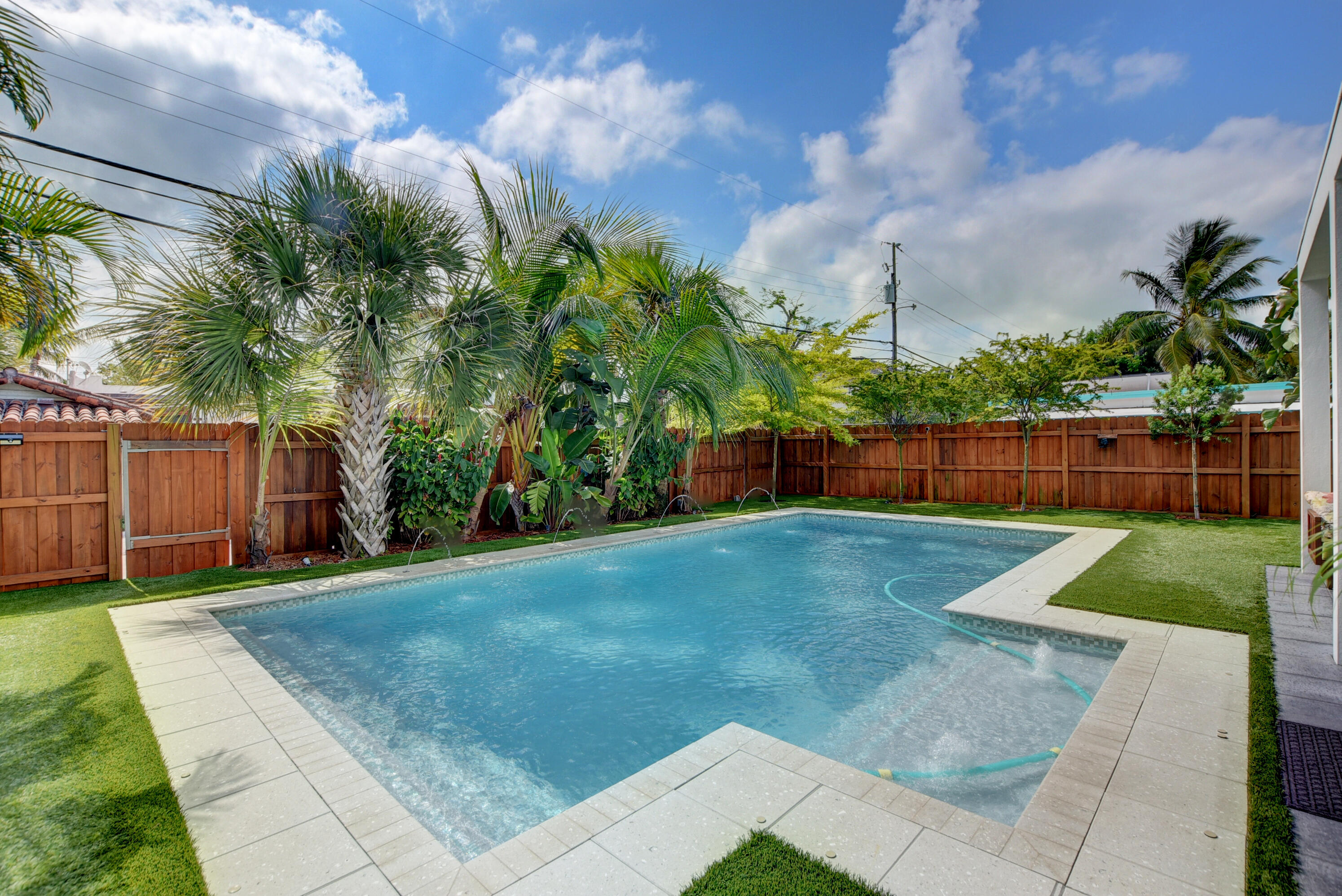 Old School Square Histori - Residential