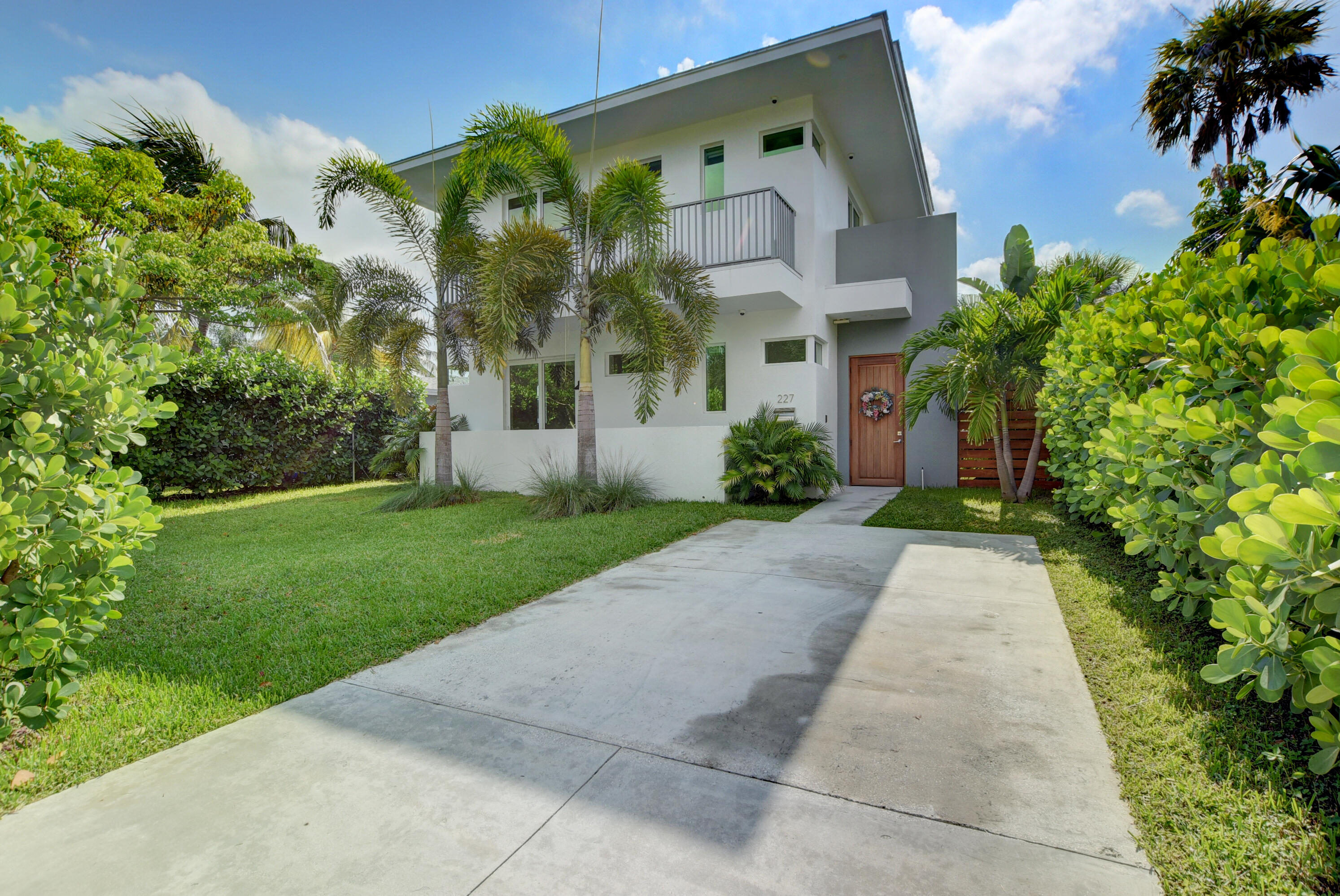 Old School Square Histori - Residential