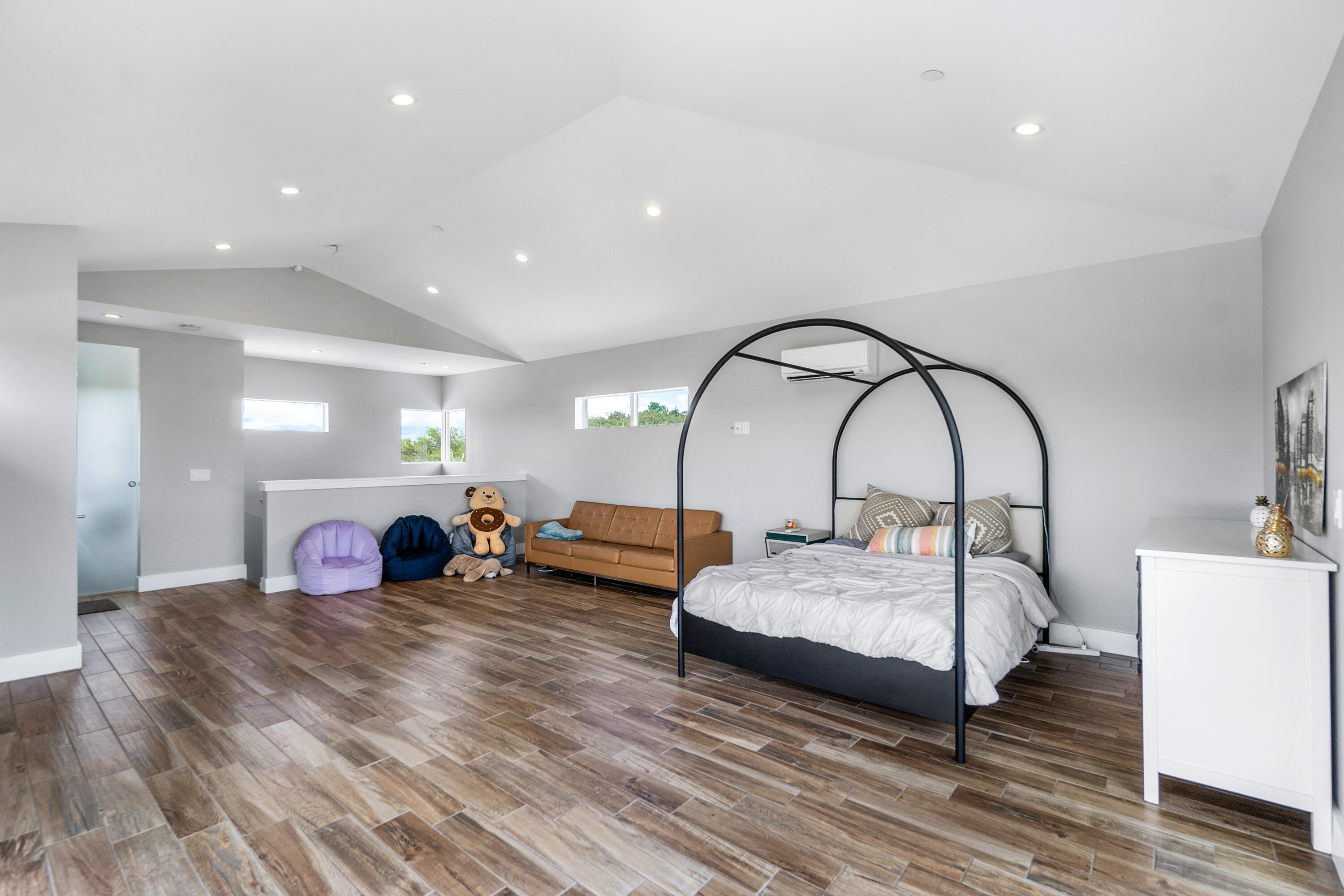 Old School Square Histori - Residential