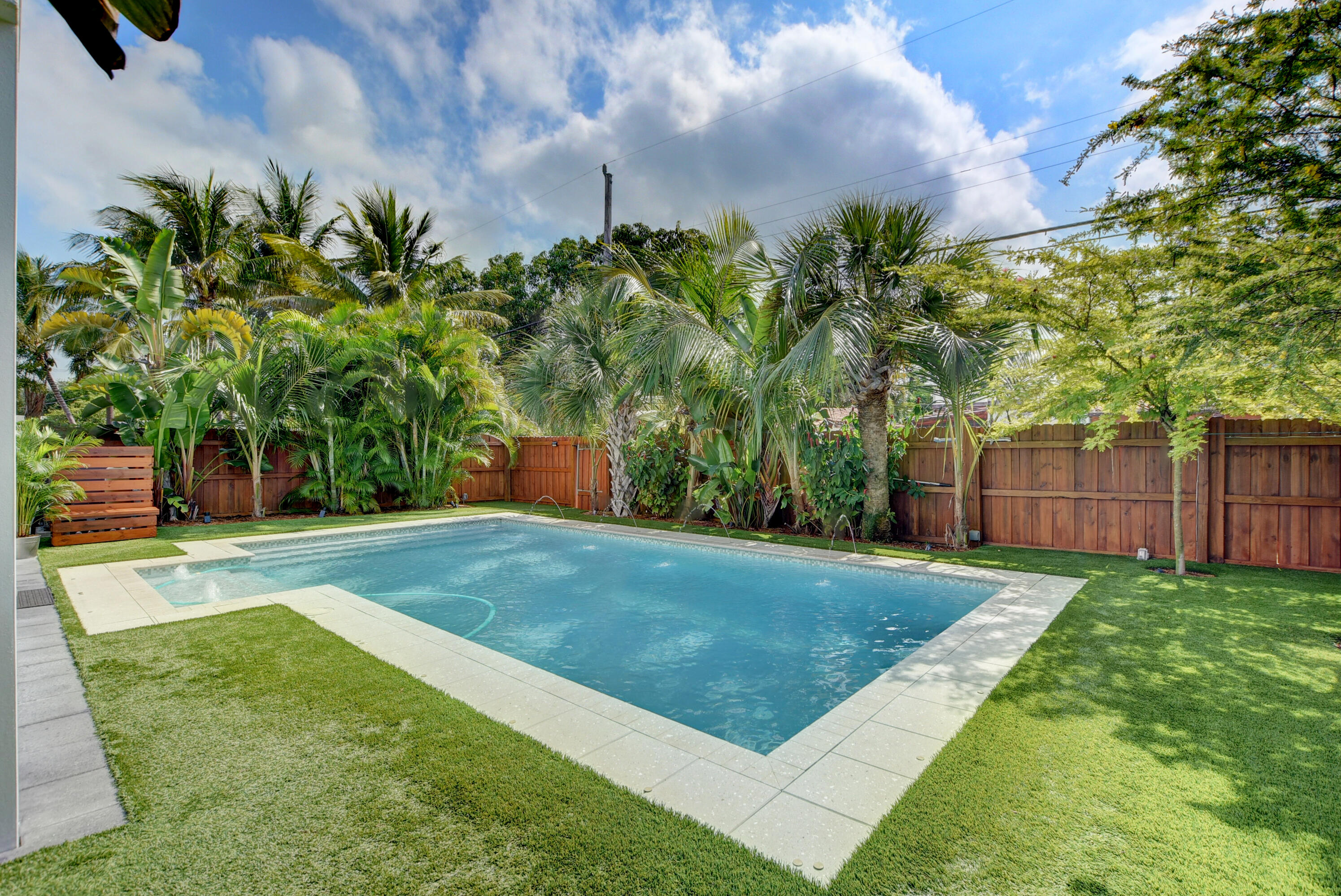 Old School Square Histori - Residential