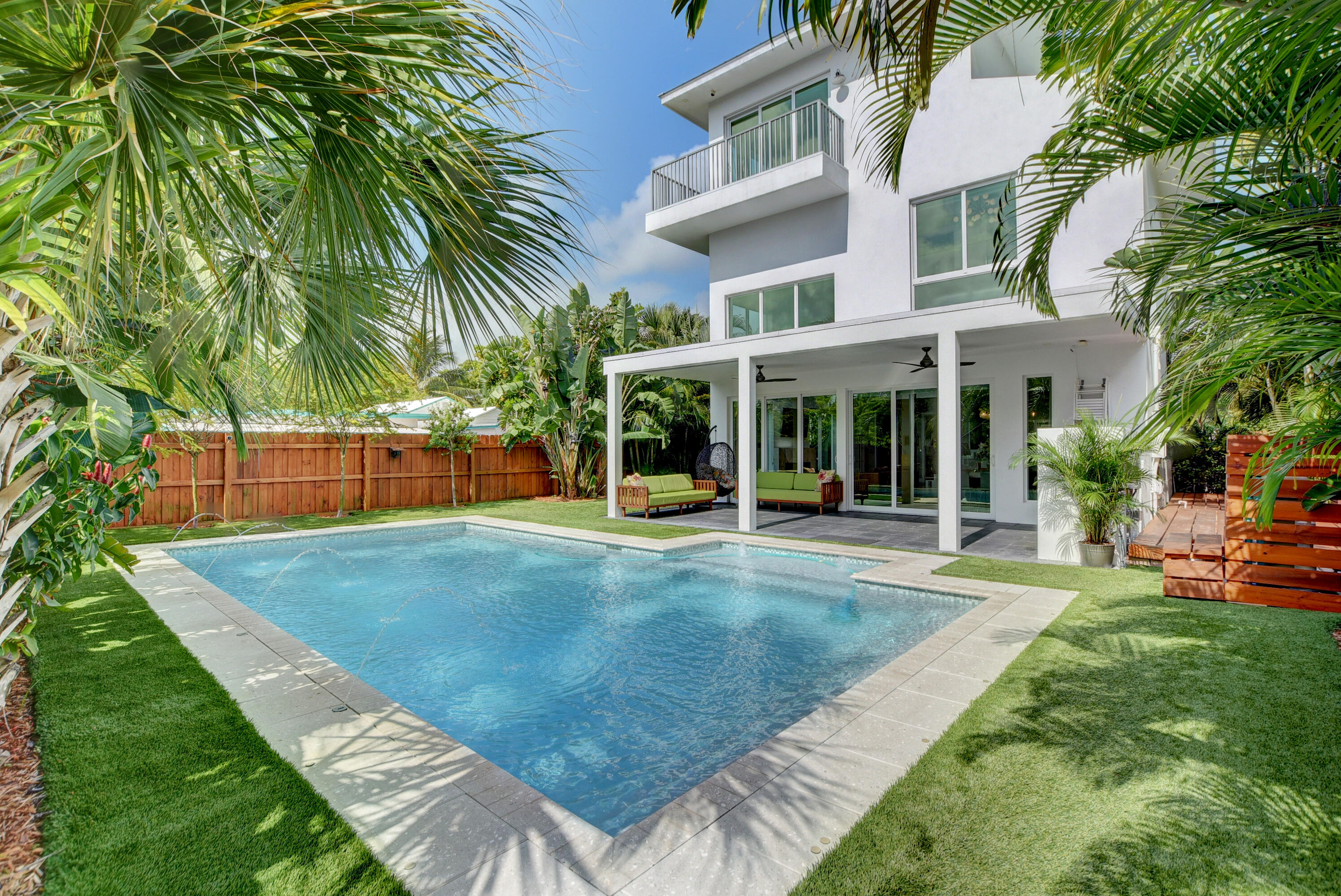 Old School Square Histori - Residential