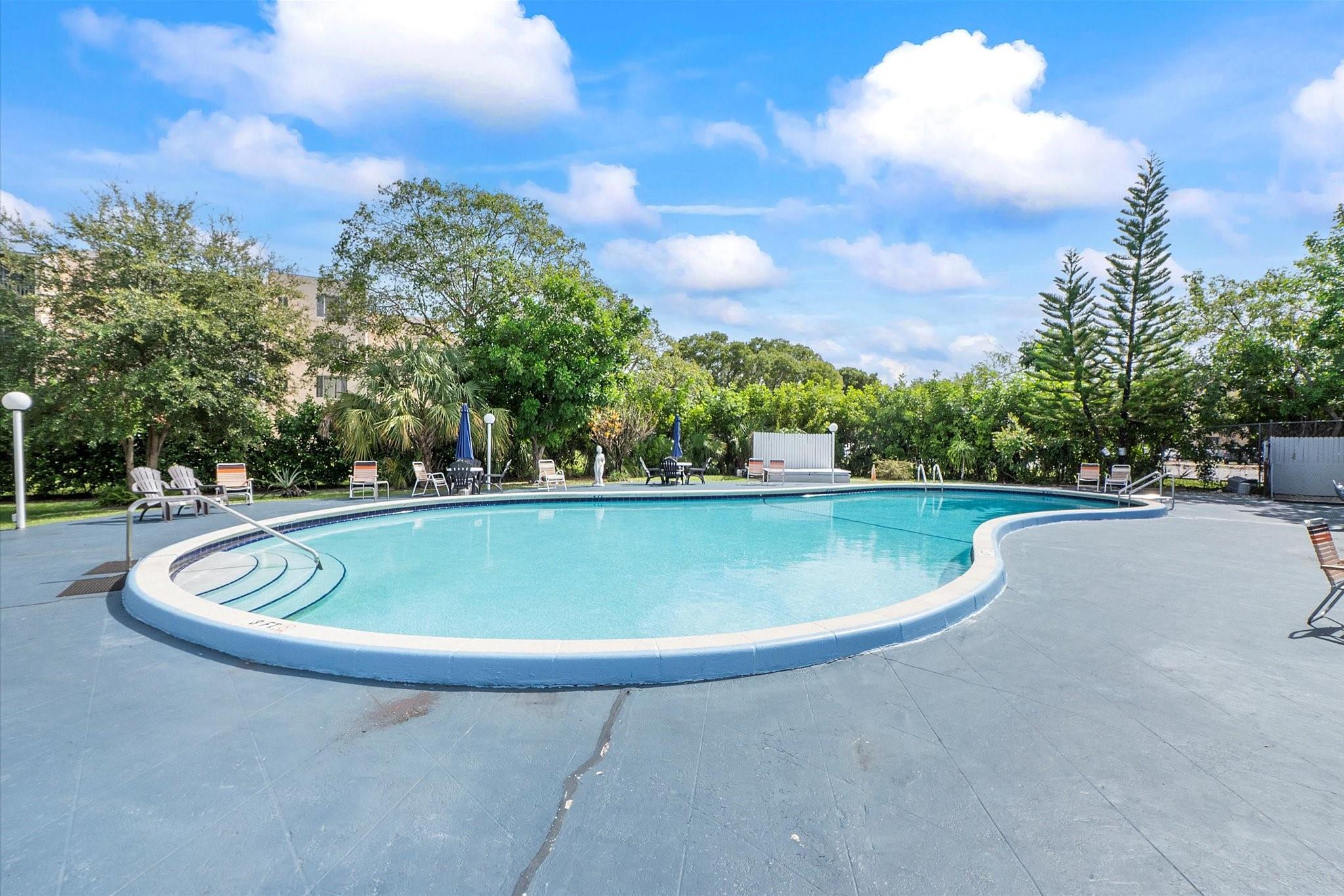 Somerset at Lauderdale La - Residential