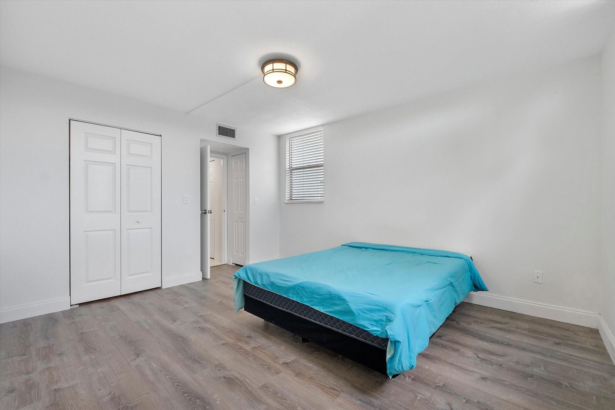 Somerset at Lauderdale La - Residential