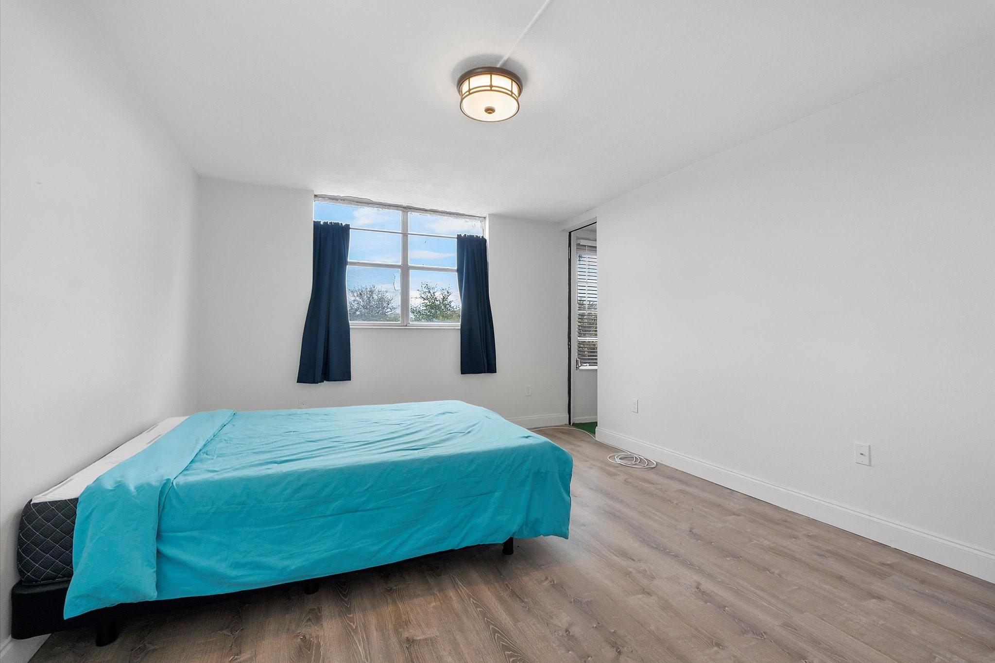 Somerset at Lauderdale La - Residential