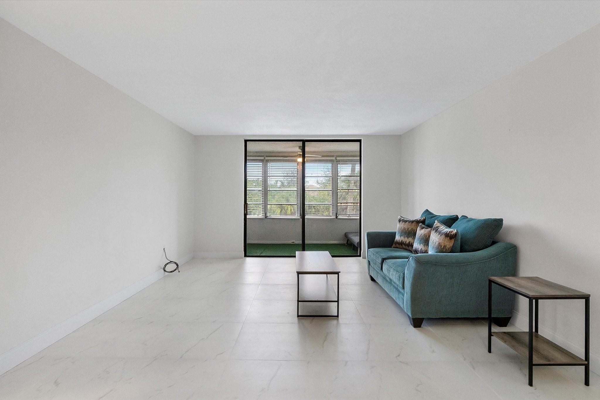 Somerset at Lauderdale La - Residential