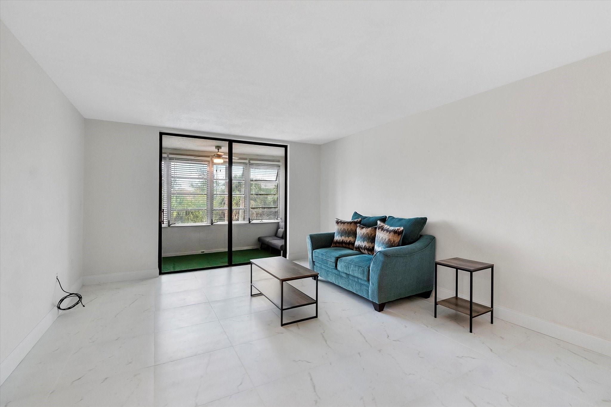 2840 Somerset Dr 205M