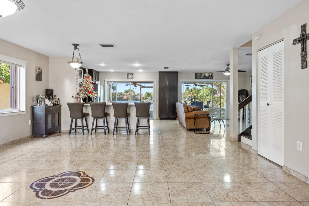 Photo of 940 SW 96TH Avenue, Pembroke Pines, FL 33025 (MLS # B26069619)