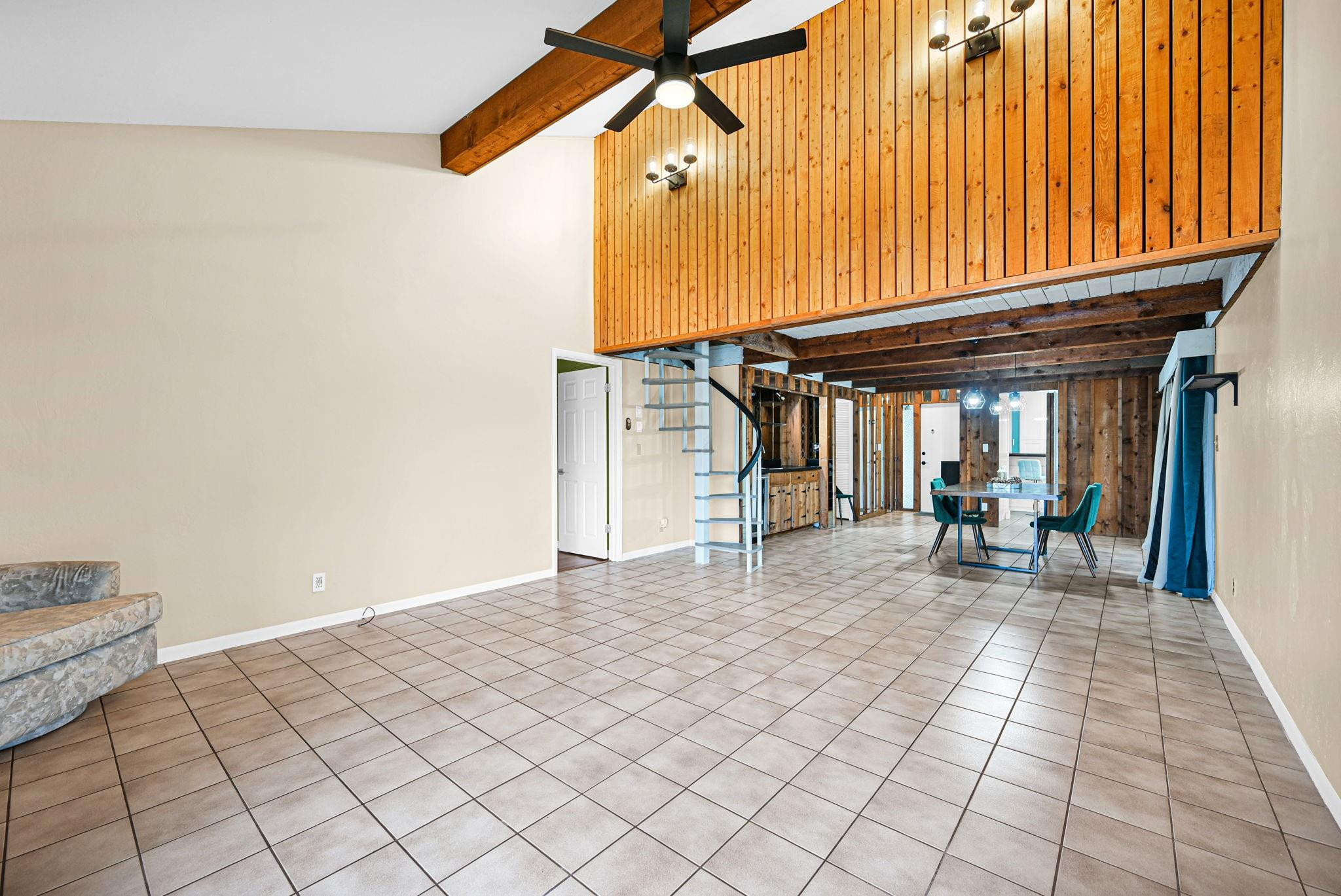 THE HILLS OF INVERRARY - Residential