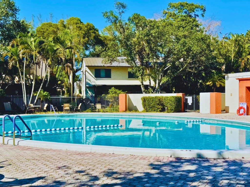 THE HILLS OF INVERRARY - Residential