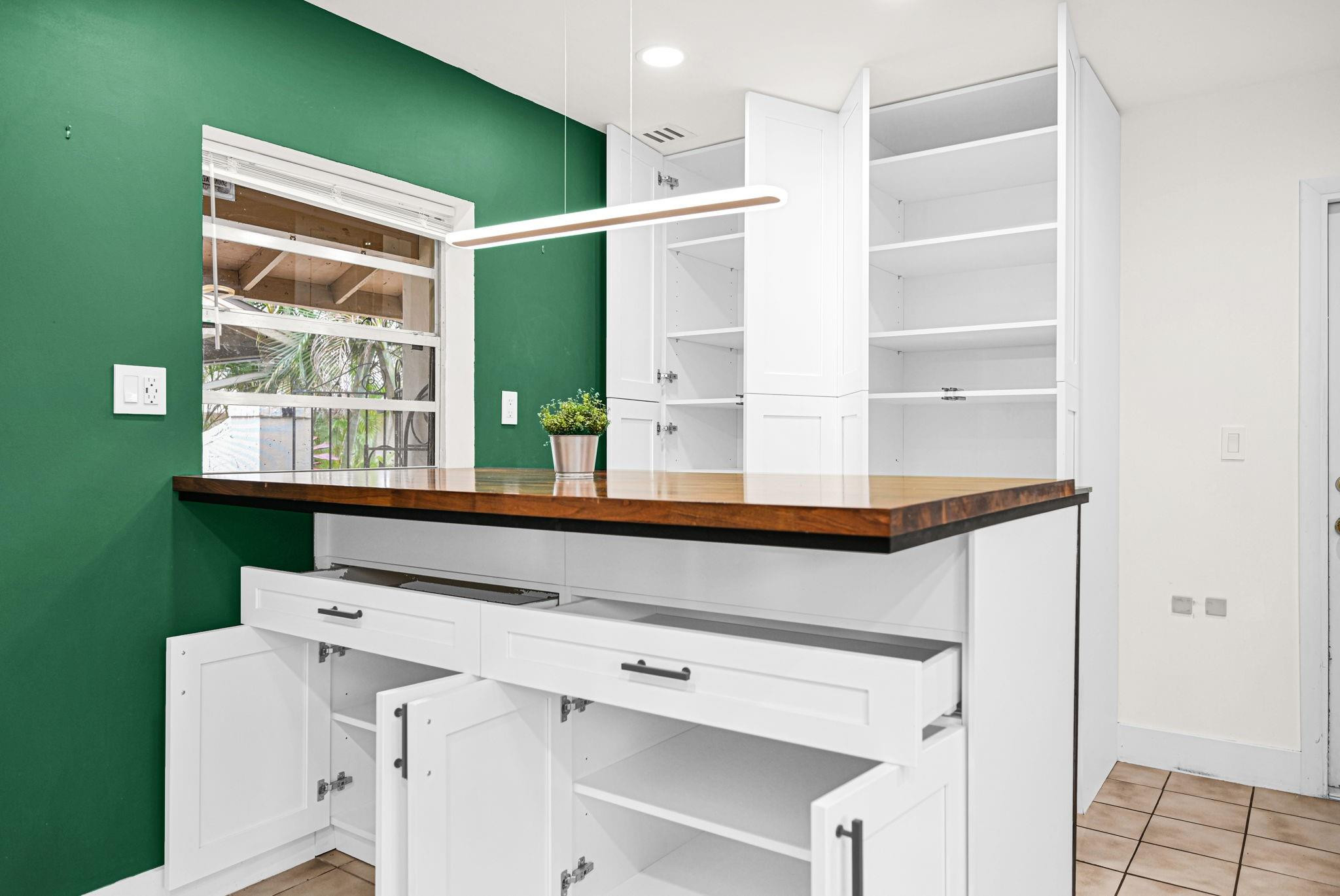 THE HILLS OF INVERRARY - Residential