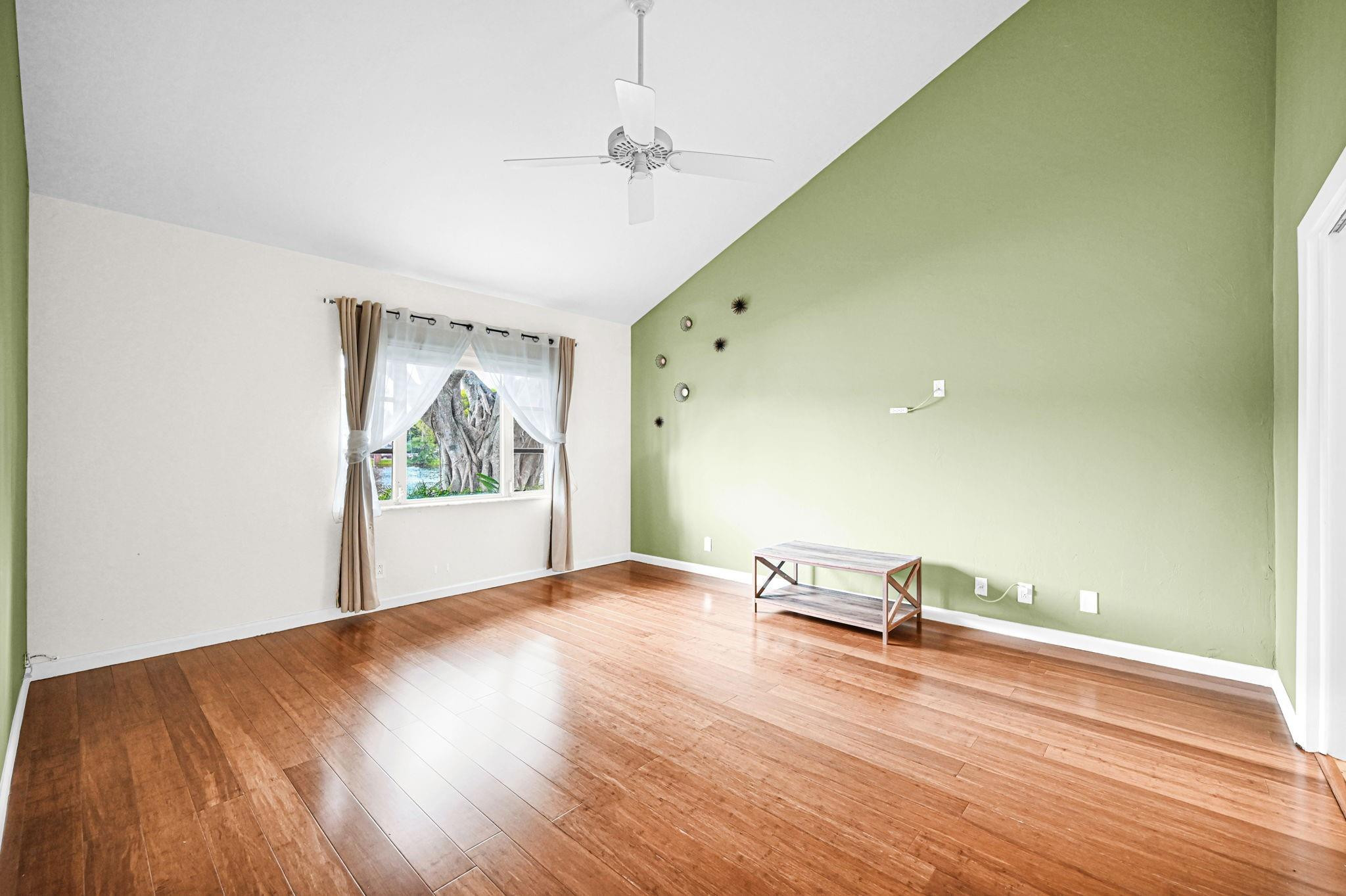 THE HILLS OF INVERRARY - Residential