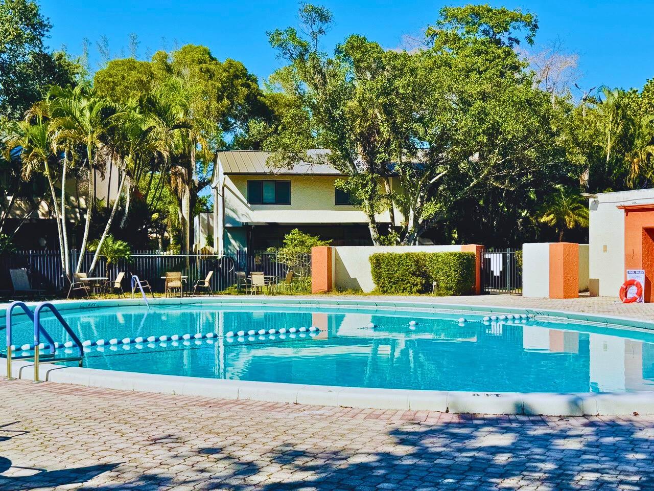 THE HILLS OF INVERRARY - Residential