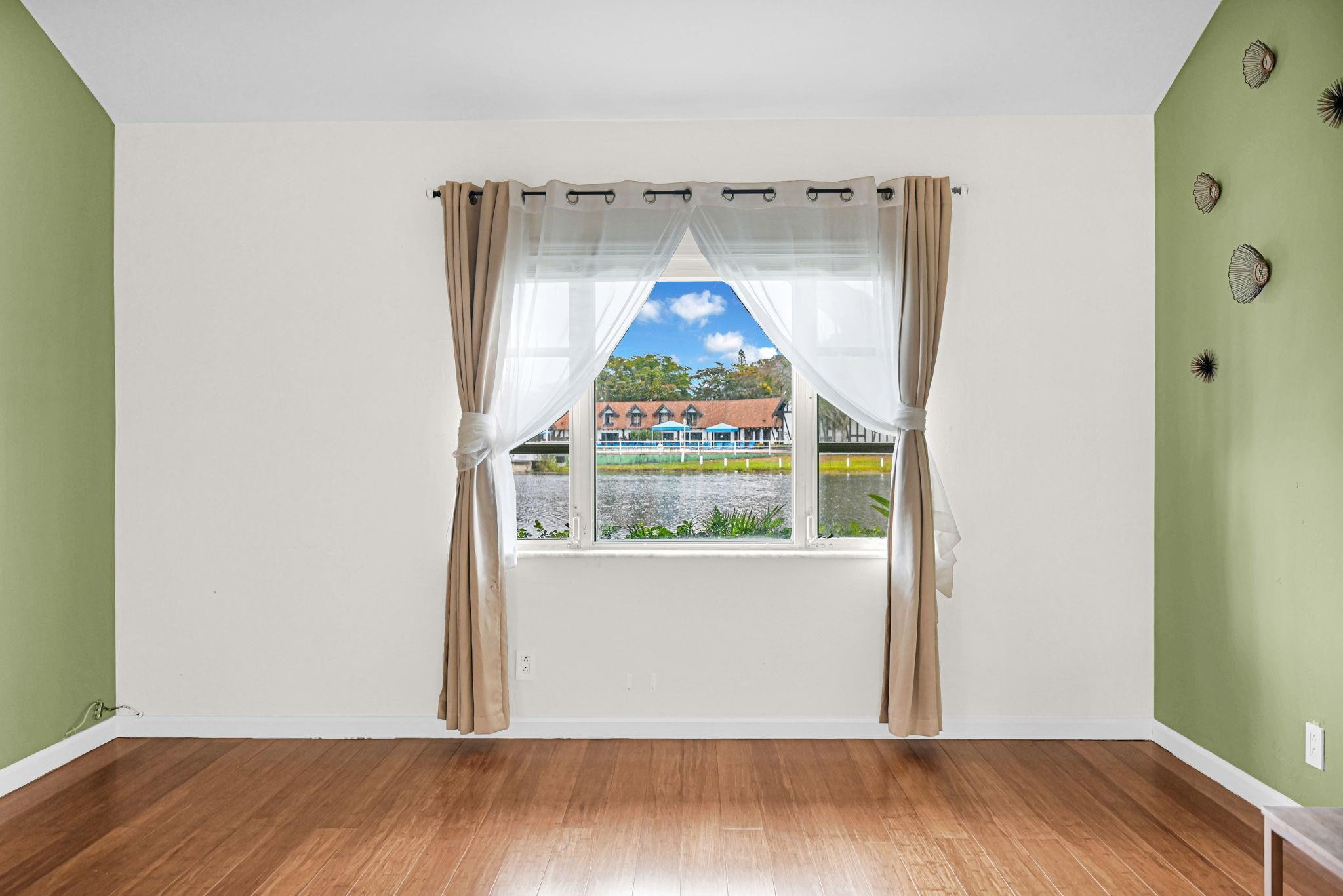 THE HILLS OF INVERRARY - Residential